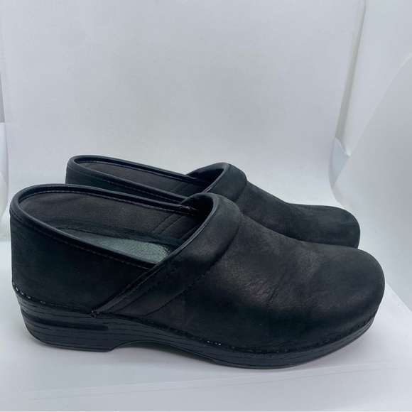 Dansko Black Matte Nursing Clogs - Picture 1 of 6